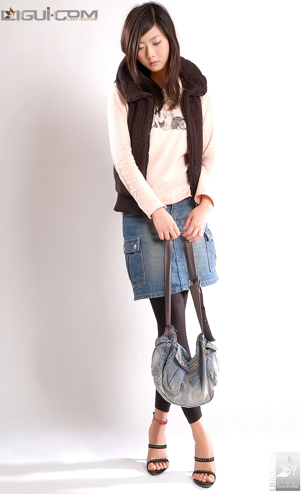 2008.08.30 张迪 牛仔短裙玩飘逸 2